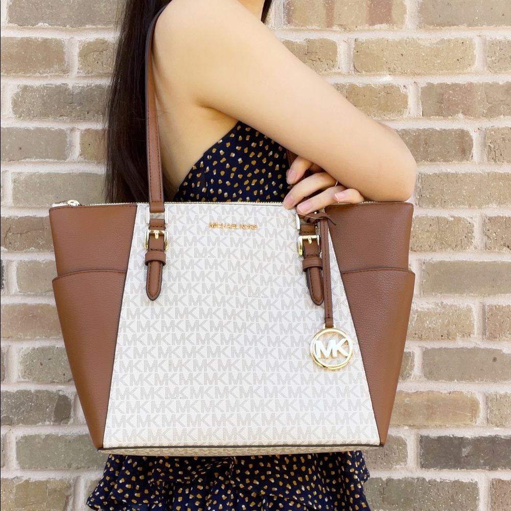 BUNDLE 👜- Michael Kors Tote & wallet Vanilla - Picture 8 of 8